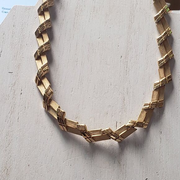 Vtg 1960s Crown Trifari Abstract Texture Brush Gold Plated 16" Choker Necklace - Picture 10 of 16